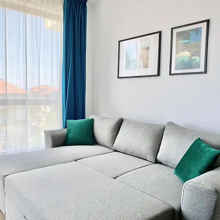 Central Seaview For 4 Guests Apartment